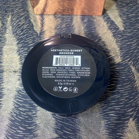 AESTHETICA BRONZER - Picture 2 of 3